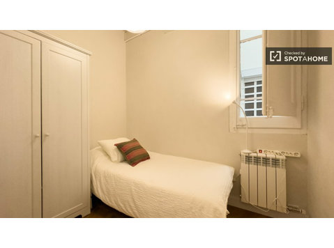 Camera in affitto in appartamento con 2 camere da letto in… - In Affitto
