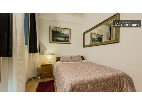 Camera in affitto in appartamento con 5 camere da letto a… - Под Кирија
