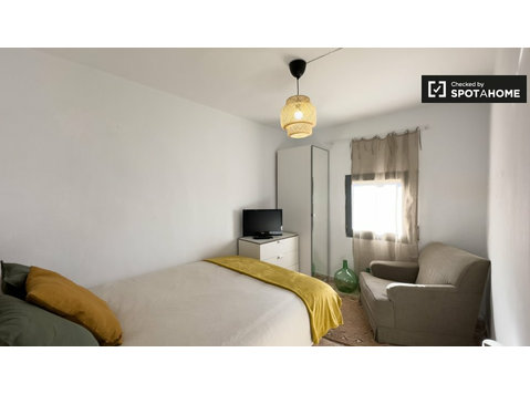 Appartamento con 1 camera da letto in affitto a Esplugues… - Leiligheter