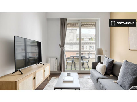 Appartamento con 1 camera da letto in affitto a Madrid - アパート