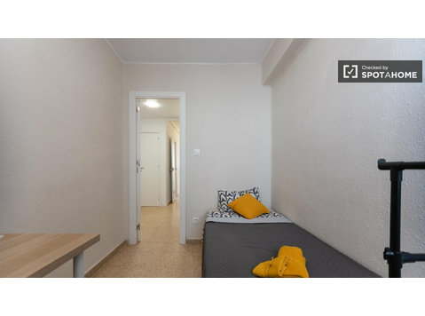 Appartamento con 4 camere da letto a Valencia - Apartman Daireleri