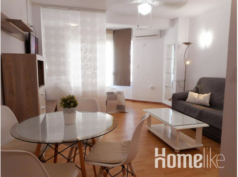 Double-bed studio apartment in the center of Torre del Mar - Apartments