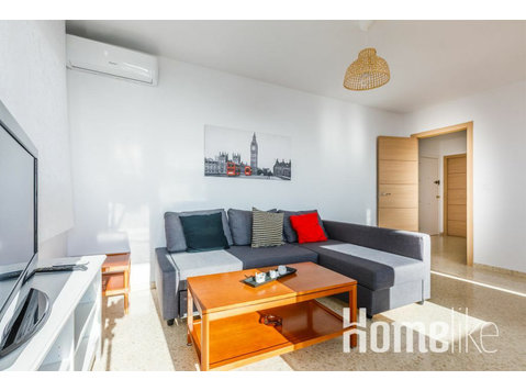 Ferienwohnung mit drei Schlafzimmern im Zentrum von Torre… - Wohnungen