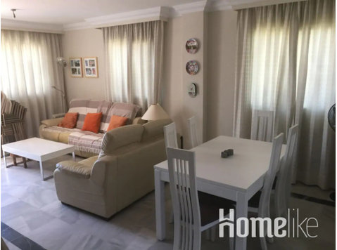 Large 3 bedroom duplex in Marbella - Apartamente