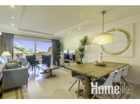 Bel appartement dans la luxueuse urbanisation Aloha Hills… - Appartements
