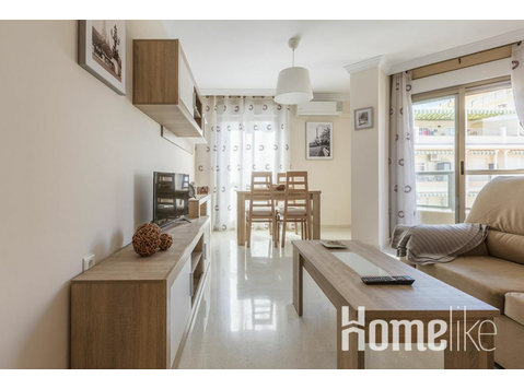 Two-bedroom holiday apartment in the center of Torre del… - דירות