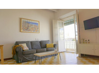 In the heart of Cadiz, next to the town - For Rent