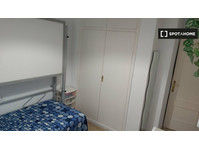 Alquiler de habitaciones en piso de 3 habitaciones en Cádiz - Alquiler
