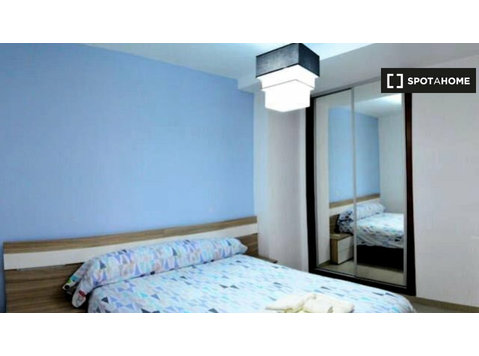 Charming student room in Ciudad Jardin - For Rent