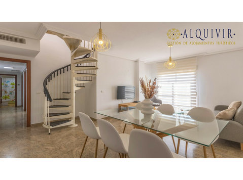 Flatio - all utilities included - Penthouse with terrace… - Aluguel