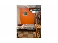 Room for rent in 3-bedroom apartment in Centro, Córdoba - Ενοικίαση
