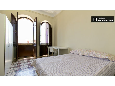 Decorated room in apartment in San Francisco Javier, Granada - For Rent