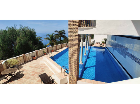 Great views, 3-bedr, shared pool, for 6 - For Rent