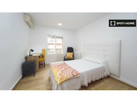 Se alquila habitación en piso de 3 habitaciones en Beiro,… - Alquiler