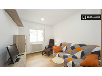Room for rent in 3-bedroom apartment in Beiro, Granada -  வாடகைக்கு 