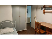 Room for rent in 4-bedroom apartment in Centro, Granada - 空室あり