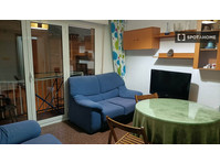 Room for rent in 4-bedroom apartment in Centro, Granada - 空室あり