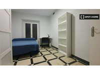 Room for rent in 7-bedroom apartment in Granada, Granada - Disewakan