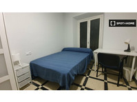 Room for rent in 7-bedroom apartment in Granada, Granada - برای اجاره