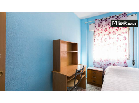 Room in 3-bedroom apartment, San Francisco Javier, Granada - Disewakan