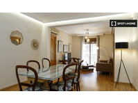 Rooms for rent in 3-bedroom apartment for rent in Granada - Te Huur