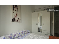 Chambres à louer dans l'appartement de 4 chambres à Centro - À louer
