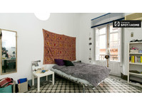 Rooms for rent in 6-bedroom apartment in Centro - Za iznajmljivanje
