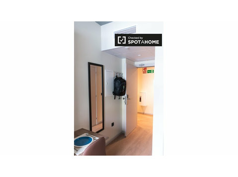 Einzelzimmer+ im Studentenwohnheim Granada - Zu Vermieten