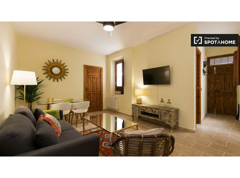 Apartamento de 2 dormitorios en alquiler en Realejo, Granada - Pisos