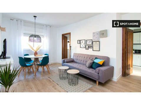 3 bedrooms apartment in Avda. Constitución, Granada - Apartments