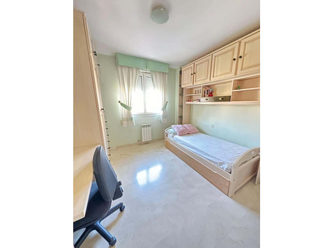 Avenida Salvador Allende H4 - Apartments