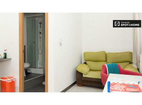 Granada Center'da kiralık rahat 1 yatak odalı daire - Apartman Daireleri