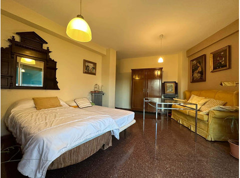 H5 San Juan de Dios - Apartments