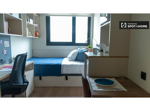 Quarto individual na residência estudantil em Granada - Apartamentos