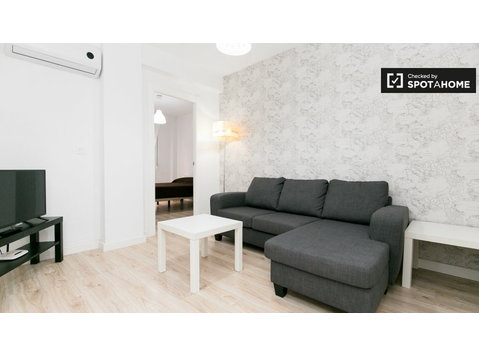 Spacious 3-bedroom apartment for rent in San Anton, Granada - Apartments