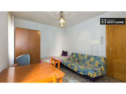 Studio apartment for rent in Barrio de la Magdalena, Granada - Apartments