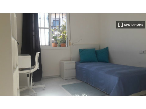 Malaga'da 3 yatak odalı evde kiralık odalar - Kiralık