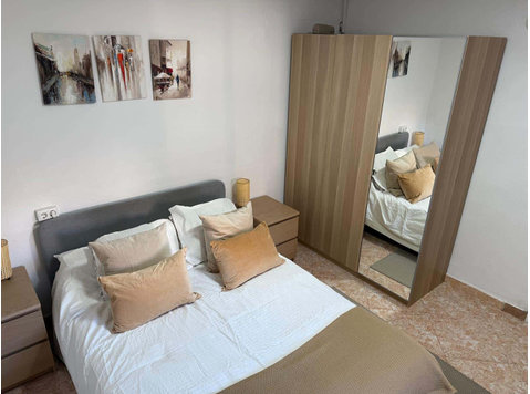 Calle Segismundo Moret Hab 3 - Apartamentos