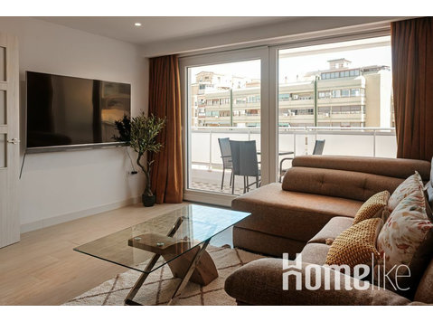 City Center: Modern 2-Bedroom Apartment in the Heart of… - Apartments