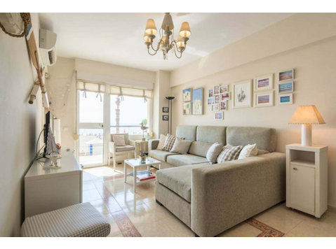 Front Beach Malagueta - Apartemen
