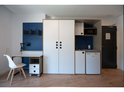 HABITACION DELUXE CON BAÑO PRIVADO (ONLY STUDENTS) - Apartments