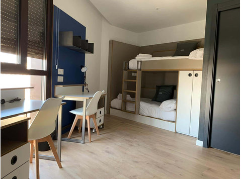 HABITACION DOBLE CON BAÑO PRIVADO (ONLY STUDENTS) - Квартиры