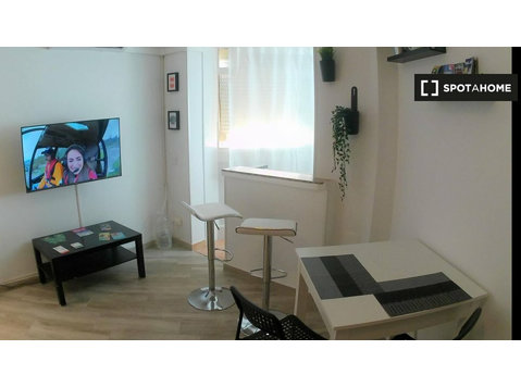 El Bajondillo, Malaga'da kiralık stüdyo daire - Apartman Daireleri