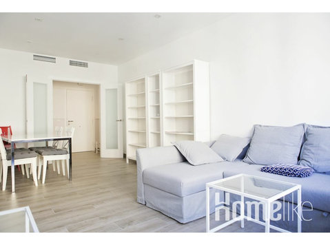 newly renovated central apartment with capacity for four - 아파트