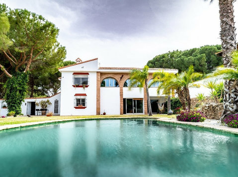 Villa in Alhaurin de la Torre - Häuser