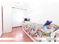 3 bedroom apartment at Calle Bami 11, Seville - Flatshare