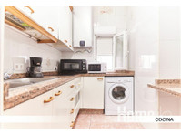 3 bedroom apartment at Calle Bami 11, Seville - Flatshare