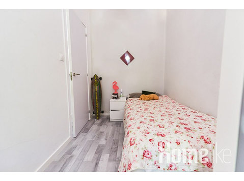 3-Zimmer-Wohnung in Juan Díaz Solís 30, Sevilla - WGs/Zimmer