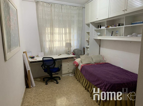 4-Zimmer-Wohnung in Gustavo Bacarisas 1, Sevilla - WGs/Zimmer