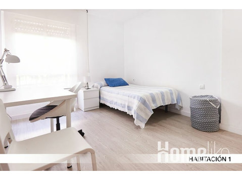 4 bedroom apartment in Porvenir 36, Seville - Flatshare